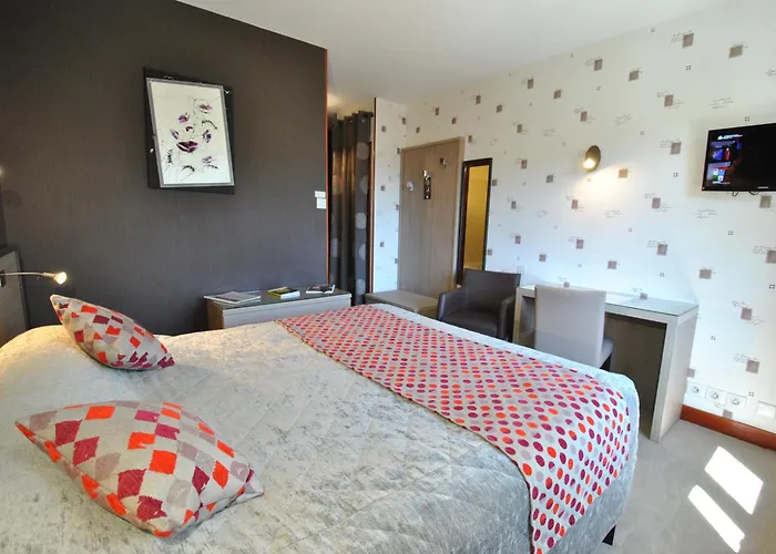 Logis Du Perigord 2*