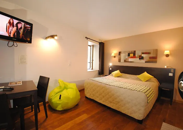 Logis Du Perigord 2*