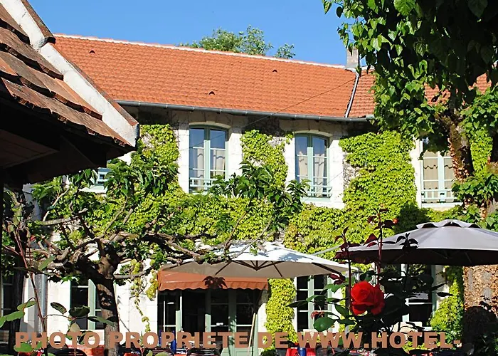 Logis Du Perigord 2*